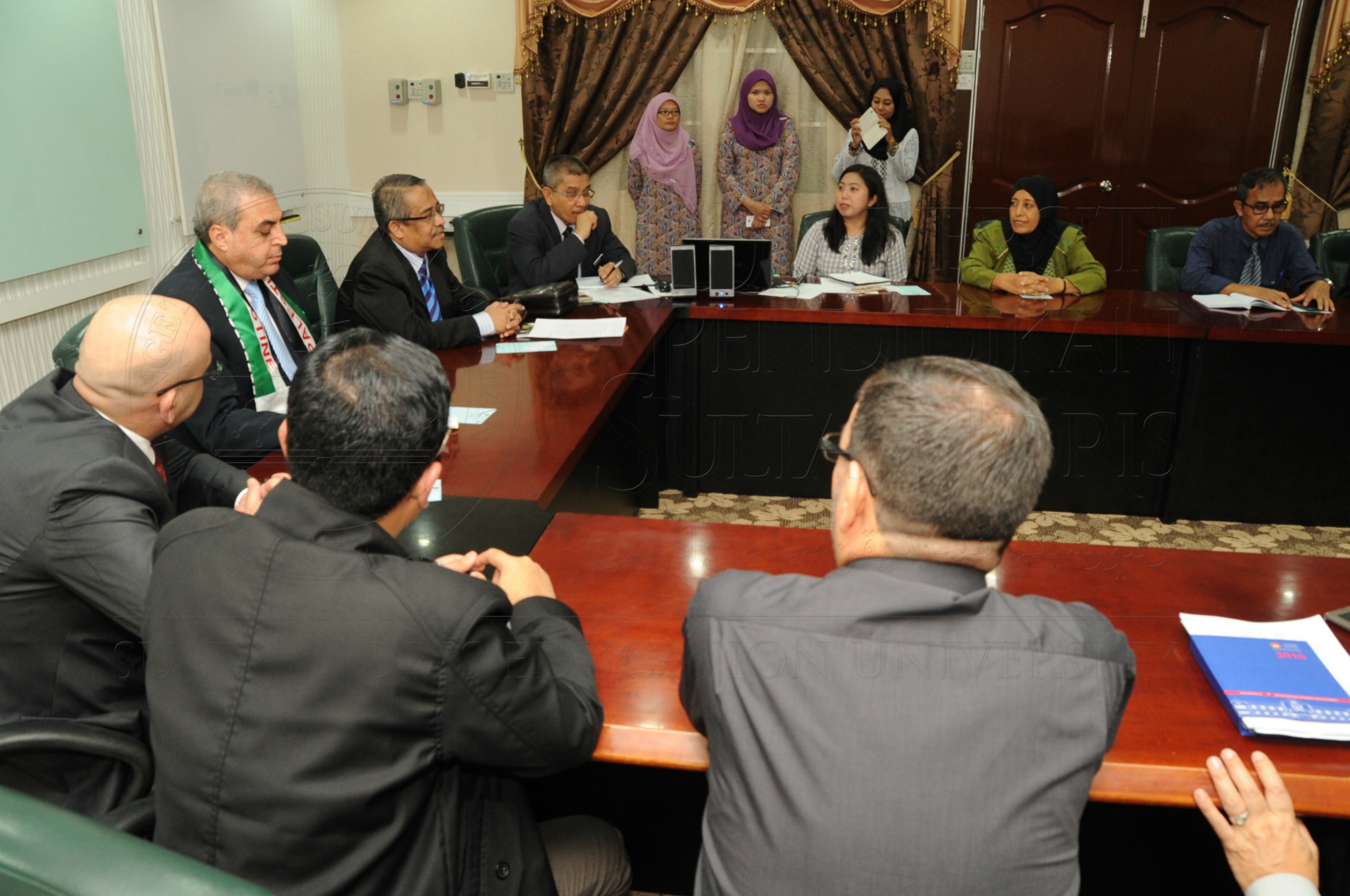 PRO 16 3 PALESTINEHAS 7660